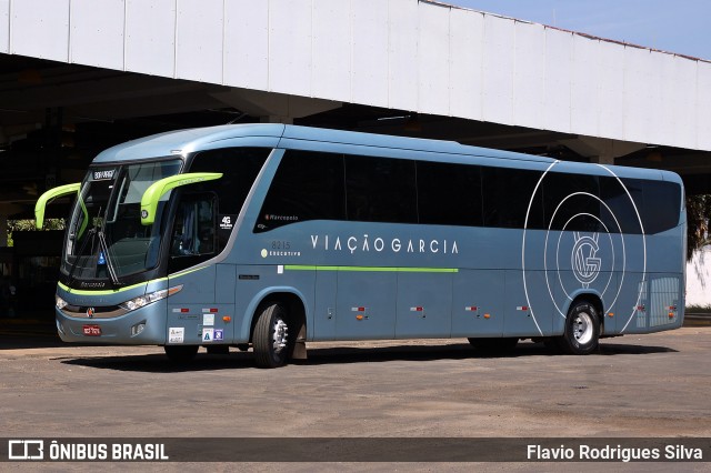 Viação Garcia 8215 na cidade de Ourinhos, São Paulo, Brasil, por Flavio Rodrigues Silva. Número da foto: #9510124.