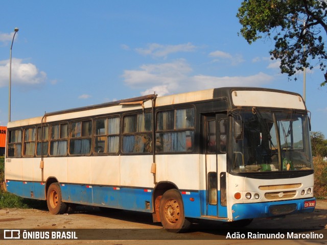 Ônibus Particulares 610001 na cidade de Paracatu, Minas Gerais, Brasil, por Adão Raimundo Marcelino. Número da foto: #9510082.
