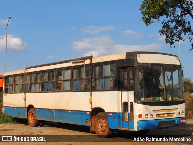 Ônibus Particulares 610001 na cidade de Paracatu, Minas Gerais, Brasil, por Adão Raimundo Marcelino. ID da foto: 9510082.