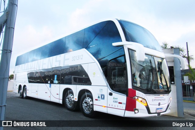 Auto Viação Catarinense 321312 na cidade de Balneário Camboriú, Santa Catarina, Brasil, por Diego Lip. Número da foto: #9508442.