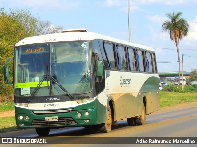 Ônibus Particulares 7725 na cidade de Paracatu, Minas Gerais, Brasil, por Adão Raimundo Marcelino. ID da foto: 9510013.