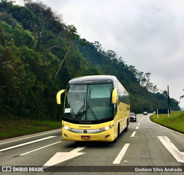 Viação Itapemirim 60017 na cidade de Petrópolis, Rio de Janeiro, Brasil, por Gustavo Silva Andrade. ID da foto: 9511752.