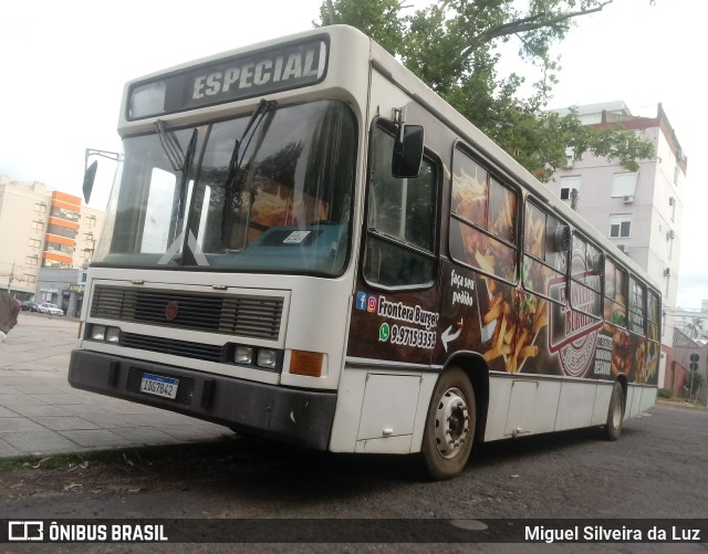 Ônibus Particulares  na cidade de Alegrete, Rio Grande do Sul, Brasil, por Miguel Silveira da Luz. Número da foto: #9515093.