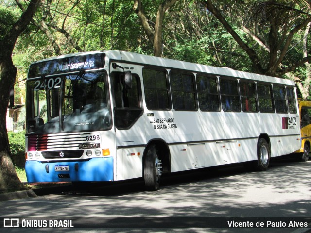 Ônibus Particulares 8298 na cidade de São Roque, São Paulo, Brasil, por Vicente de Paulo Alves. Número da foto: #9514171.