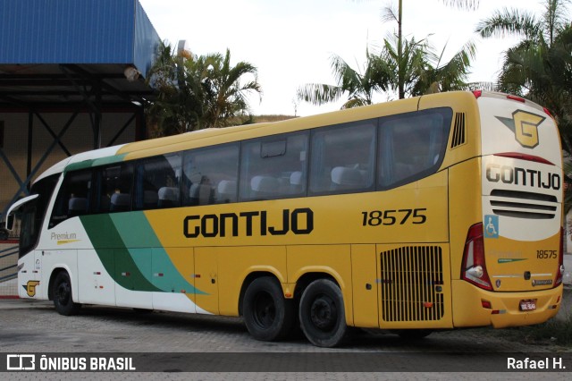 Empresa Gontijo de Transportes 18575 na cidade de Paraíba do Sul, Rio de Janeiro, Brasil, por Rafael H.. Número da foto: #9435488.