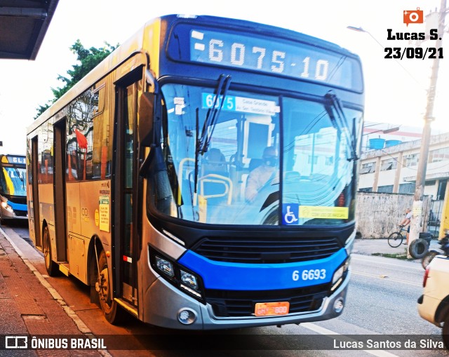 Transwolff Transportes e Turismo 6 6693 na cidade de São Paulo, São Paulo, Brasil, por Lucas Santos da Silva. Número da foto: #9437320.