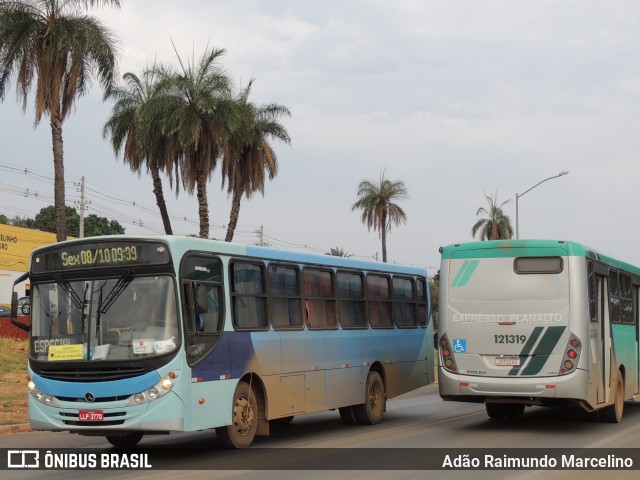 Ônibus Particulares 3770 na cidade de Paracatu, Minas Gerais, Brasil, por Adão Raimundo Marcelino. Número da foto: #9439722.