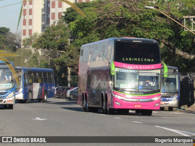 Viação Garcia 8694 na cidade de São José dos Campos, São Paulo, Brasil, por Rogerio Marques. ID da foto: 9443758.