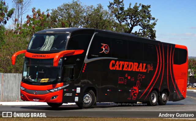 Catedral Turismo 20336 na cidade de Brasília, Distrito Federal, Brasil, por Andrey Gustavo. Número da foto: #9443850.