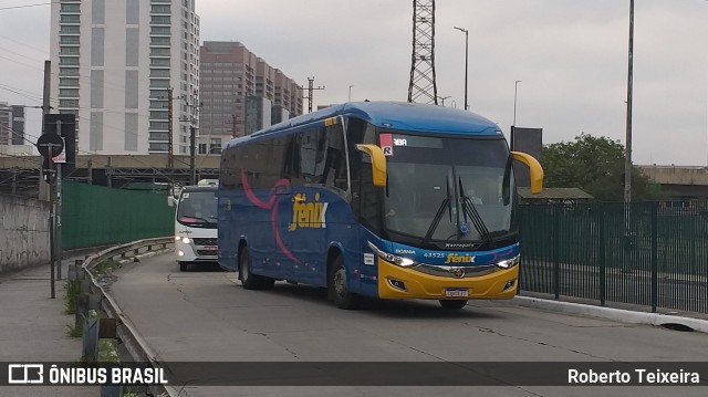 Rápido Expresso Fênix Viação 41525 na cidade de São Paulo, São Paulo, Brasil, por Roberto Teixeira. Número da foto: #9445914.