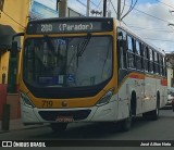 Empresa Metropolitana 719 na cidade de Recife, Pernambuco, Brasil, por José Ailton Neto. Número da foto: #:id.
