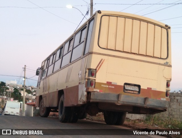 Ônibus Particulares 8621 na cidade de Santo Antônio do Monte, Minas Gerais, Brasil, por Vicente de Paulo Alves. ID da foto: 9447122.