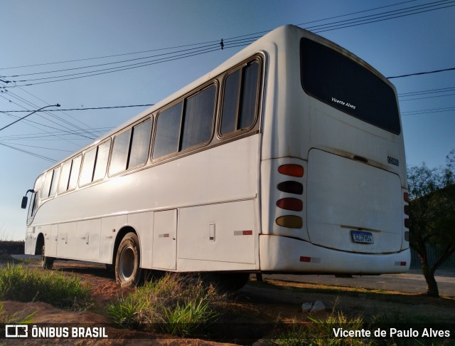 Ônibus Particulares 54 na cidade de Santo Antônio do Monte, Minas Gerais, Brasil, por Vicente de Paulo Alves. Número da foto: #9447116.
