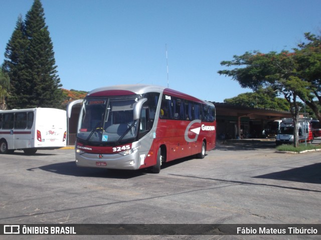 Expresso Gardenia 3245 na cidade de Três Corações, Minas Gerais, Brasil, por Fábio Mateus Tibúrcio. Número da foto: #9448884.
