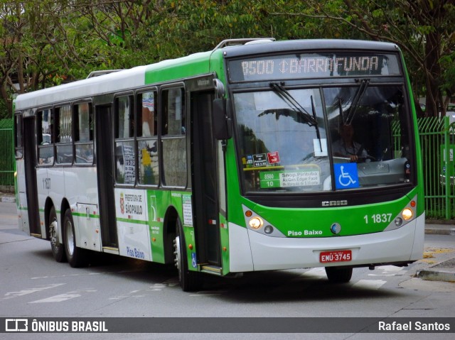 Viação Santa Brígida 1 1837 na cidade de São Paulo, São Paulo, Brasil, por Rafael Santos. ID da foto: 9447602.