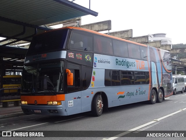 Rodrigues Tur Transportes e Turismo 800 na cidade de Florianópolis, Santa Catarina, Brasil, por ANDERSON FÉLIX. Número da foto: #9450659.