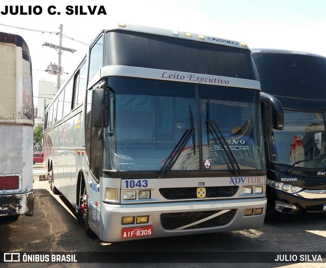 Ônibus Particulares 1043 na cidade de Porto Alegre, Rio Grande do Sul, Brasil, por JULIO SILVA. Número da foto: #9538728.