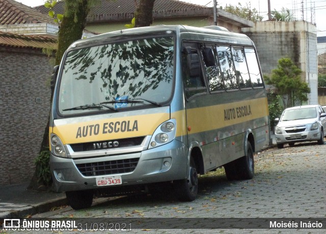 Ônibus Particulares 3439 na cidade de Cubatão, São Paulo, Brasil, por Moiséis Inácio. Número da foto: #9541991.