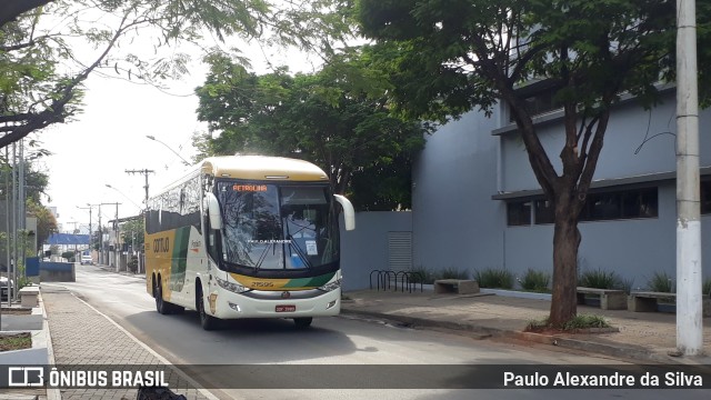Empresa Gontijo de Transportes 21595 na cidade de Sete Lagoas, Minas Gerais, Brasil, por Paulo Alexandre da Silva. Número da foto: #9542592.