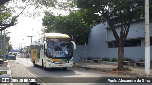 Empresa Gontijo de Transportes 21595 na cidade de Sete Lagoas, Minas Gerais, Brasil, por Paulo Alexandre da Silva. ID da foto: 9542592.