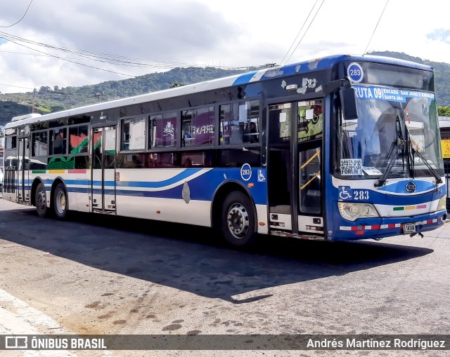 Inversiones La Tapachula 283 na cidade de Santa Ana, San José, Costa Rica, por Andrés Martínez Rodríguez. Número da foto: #9549539.