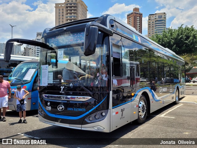SPTrans - São Paulo Transporte HIGER AZURE A12 BR na cidade de São Paulo, São Paulo, Brasil, por Jonata  Oliveira. Número da foto: #9550522.