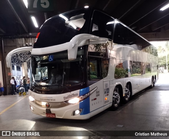 Auto Viação Catarinense 319312 na cidade de São Paulo, São Paulo, Brasil, por Cristian Matheus. ID da foto: 9552966.