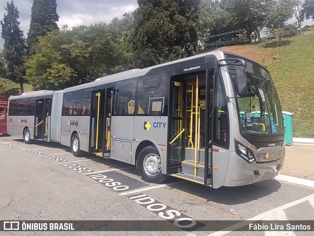 City Transporte Urbano Intermodal - Guarujá 222 na cidade de São Paulo, São Paulo, Brasil, por Fábio Lira Santos. ID da foto: 9552349.