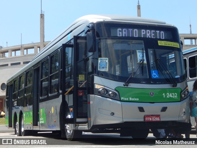 Viação Gato Preto 1 2432 na cidade de São Paulo, São Paulo, Brasil, por Nicolas Matheusz. Número da foto: #9550520.