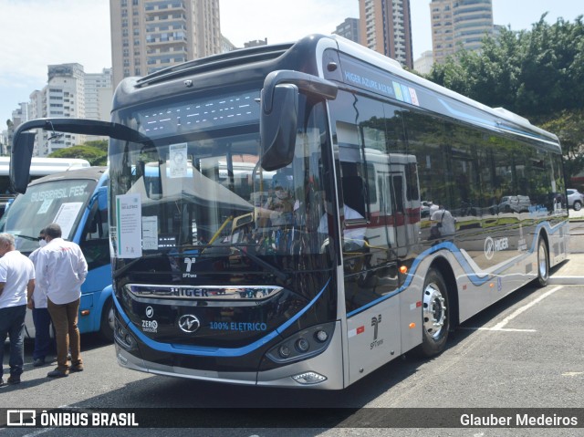 SPTrans - São Paulo Transporte  na cidade de São Paulo, São Paulo, Brasil, por Glauber Medeiros. ID da foto: 9556044.