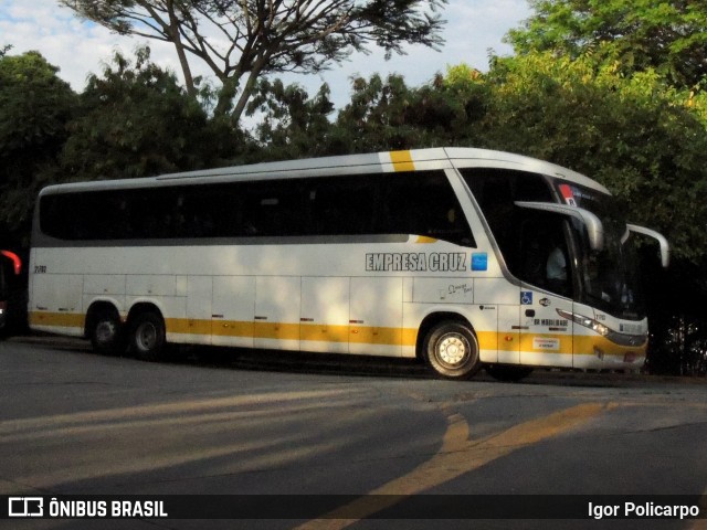 Empresa Cruz 21703 na cidade de São Paulo, São Paulo, Brasil, por Igor Policarpo. Número da foto: #9556182.