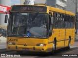 Expresso Azul JC316 na cidade de Curitiba, Paraná, Brasil, por Gabriel Michalski. Número da foto: #9554854.