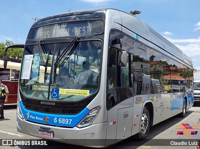Transwolff Transportes e Turismo 6 6897 na cidade de São Paulo, São Paulo, Brasil, por Claudio Luiz. Número da foto: #9559215.