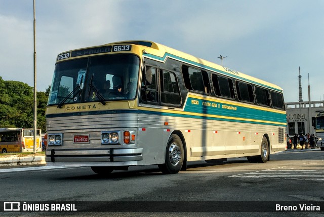 Ônibus Particulares 6533 na cidade de São Paulo, São Paulo, Brasil, por Breno Vieira. Número da foto: #9557514.