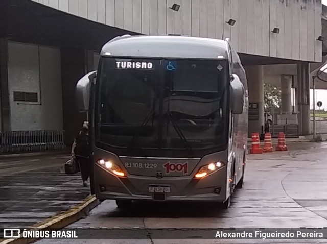 Auto Viação 1001 RJ 108.1229 na cidade de Rio de Janeiro, Rio de Janeiro, Brasil, por Alexandre Figueiredo Pereira. Número da foto: #9563317.