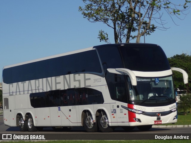 Auto Viação Catarinense 319323 na cidade de Florianópolis, Santa Catarina, Brasil, por Douglas Andrez. ID da foto: 9565620.