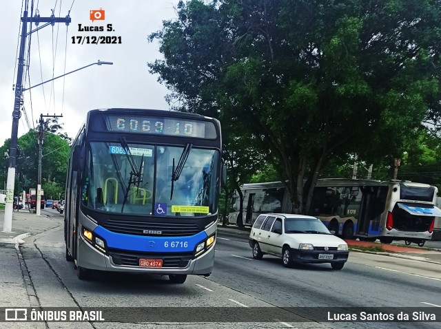 Transwolff Transportes e Turismo 6 6716 na cidade de São Paulo, São Paulo, Brasil, por Lucas Santos da Silva. Número da foto: #9565422.