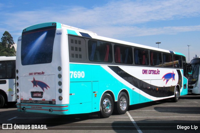 Ônibus Particulares 7690 na cidade de São Paulo, São Paulo, Brasil, por Diego Lip. ID da foto: 9564250.