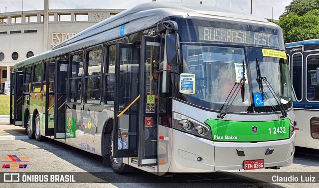 Viação Gato Preto 1 2432 na cidade de São Paulo, São Paulo, Brasil, por Claudio Luiz. Número da foto: #9567781.