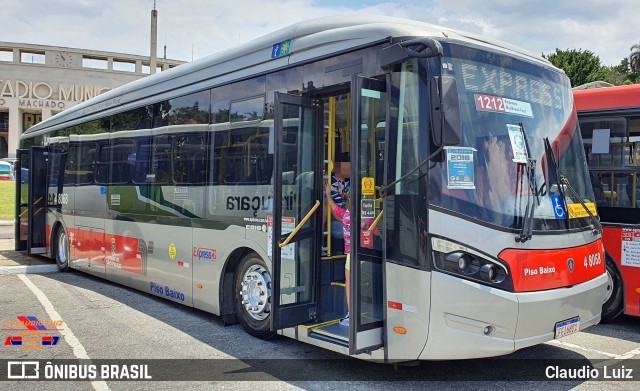 Express Transportes Urbanos Ltda 4 8068 na cidade de São Paulo, São Paulo, Brasil, por Claudio Luiz. Número da foto: #9567762.