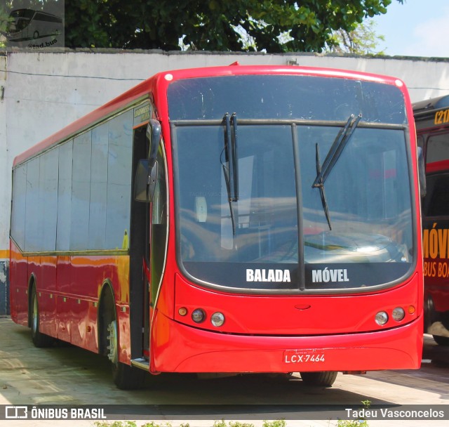 Balada Móvel - Limousines e Ônibus Boate Red Bus na cidade de Rio de Janeiro, Rio de Janeiro, Brasil, por Tadeu Vasconcelos. ID da foto: 9518357.