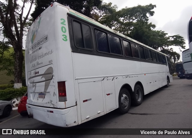 Ônibus Particulares 203 na cidade de Santa Isabel, São Paulo, Brasil, por Vicente de Paulo Alves. Número da foto: #9574518.