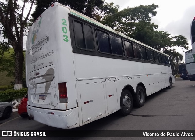 Ônibus Particulares 203 na cidade de Santa Isabel, São Paulo, Brasil, por Vicente de Paulo Alves. ID da foto: 9574518.