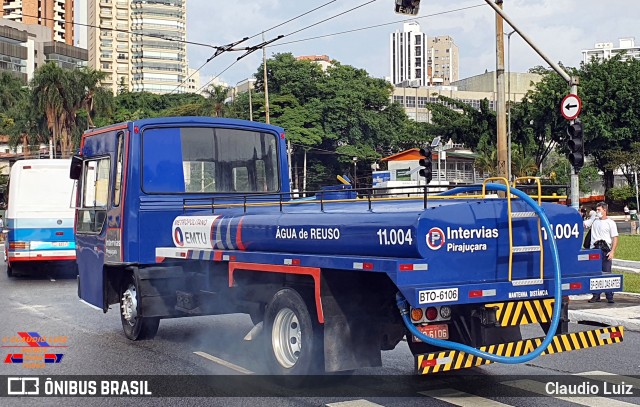 Viação Pirajuçara 11.004 na cidade de São Paulo, São Paulo, Brasil, por Claudio Luiz. Número da foto: #9576039.