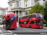 Metroline BDE2641 na cidade de London, Greater London, Inglaterra, por Welder Dias. ID da foto: :id.