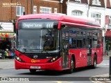 Go-Ahead London SEE111 na cidade de London, Greater London, Inglaterra, por Welder Dias. Número da foto: #9576032.