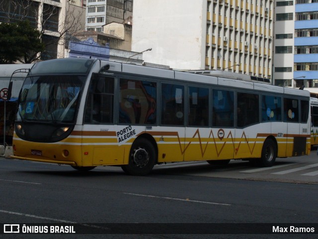 Companhia Carris Porto-Alegrense 0301 na cidade de Porto Alegre, Rio Grande do Sul, Brasil, por Max Ramos. ID da foto: 9578302.