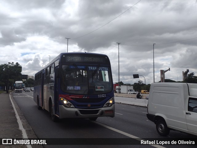 Viação Transdutra 32.621 na cidade de São Paulo, São Paulo, Brasil, por Rafael Lopes de Oliveira. Número da foto: #9578394.