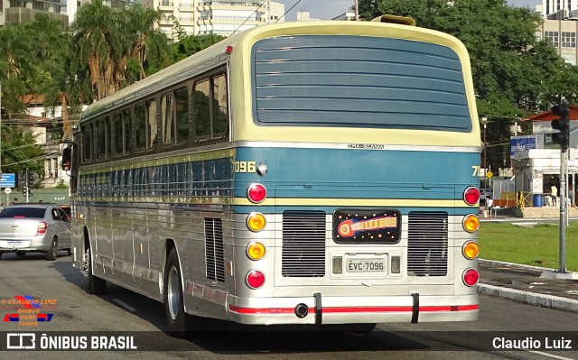 Ônibus Particulares 7096 na cidade de São Paulo, São Paulo, Brasil, por Claudio Luiz. Número da foto: #9579046.