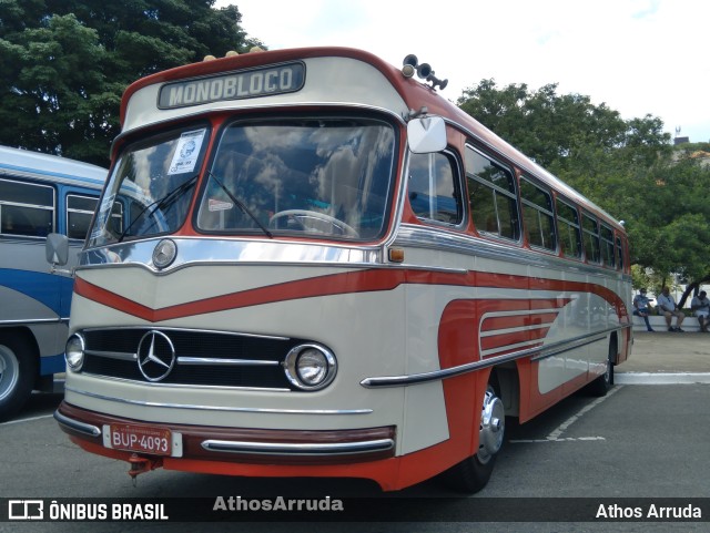 Mercedes-Benz MONOBLOCO O-321 na cidade de São Paulo, São Paulo, Brasil, por Athos Arruda. Número da foto: #9582285.